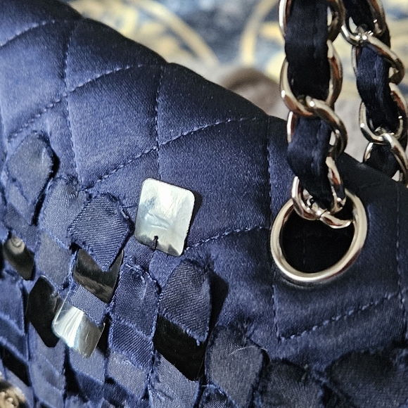 Chanel Medium Double Flap Bag Navy Blue – Limited Edition - Picture 5 of 10